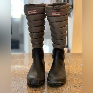 Hunter Puffy boots Size US9, lined